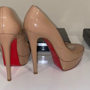 Authentic Christian louboutin Bianca nude patent